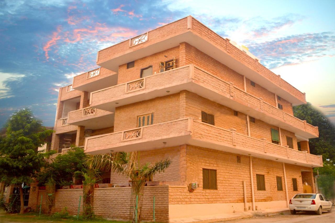 Hotelier Hosts - A Home Stay Jodhpur  Bagian luar foto